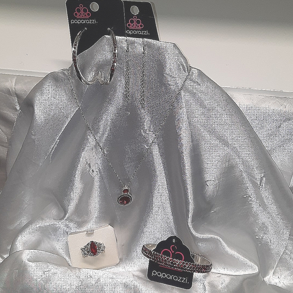Paparazzi necklace, bracelet, ring,and two pairs of earrings